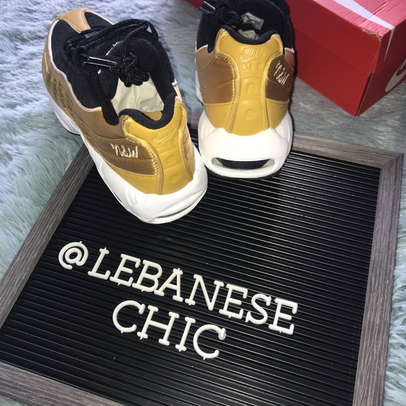 NIB Nike Air Max 95 Black Gold Sneakers - Picture 4 of 6